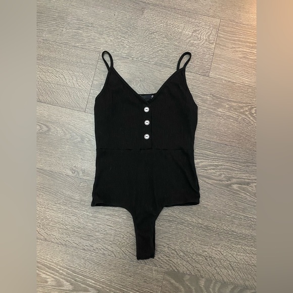 Black & green body suits by Guess - Picture 2 of 10